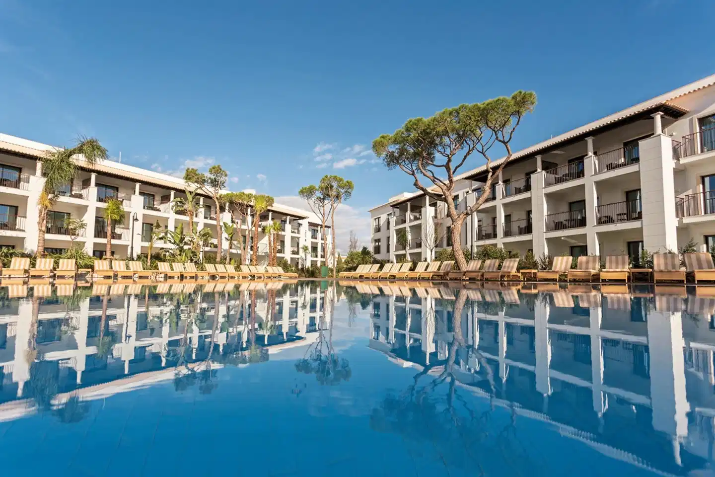 Pine Cliffs Gardens Pool