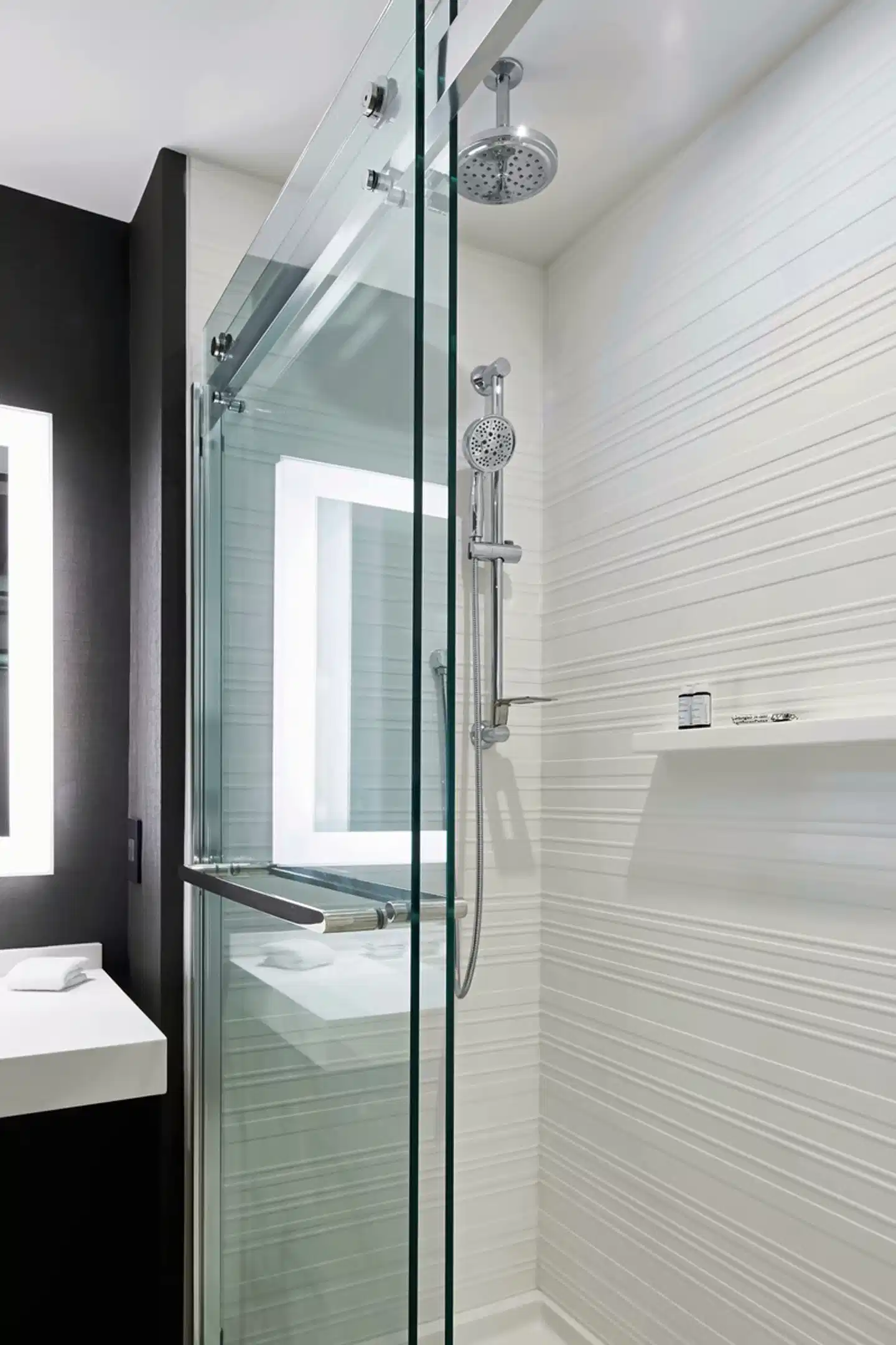 AC Hotel Nashville Downtown Badezimmer