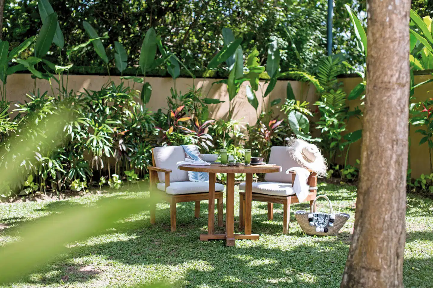 REVIVO Wellness Resort Nusa Dua Bali Garten