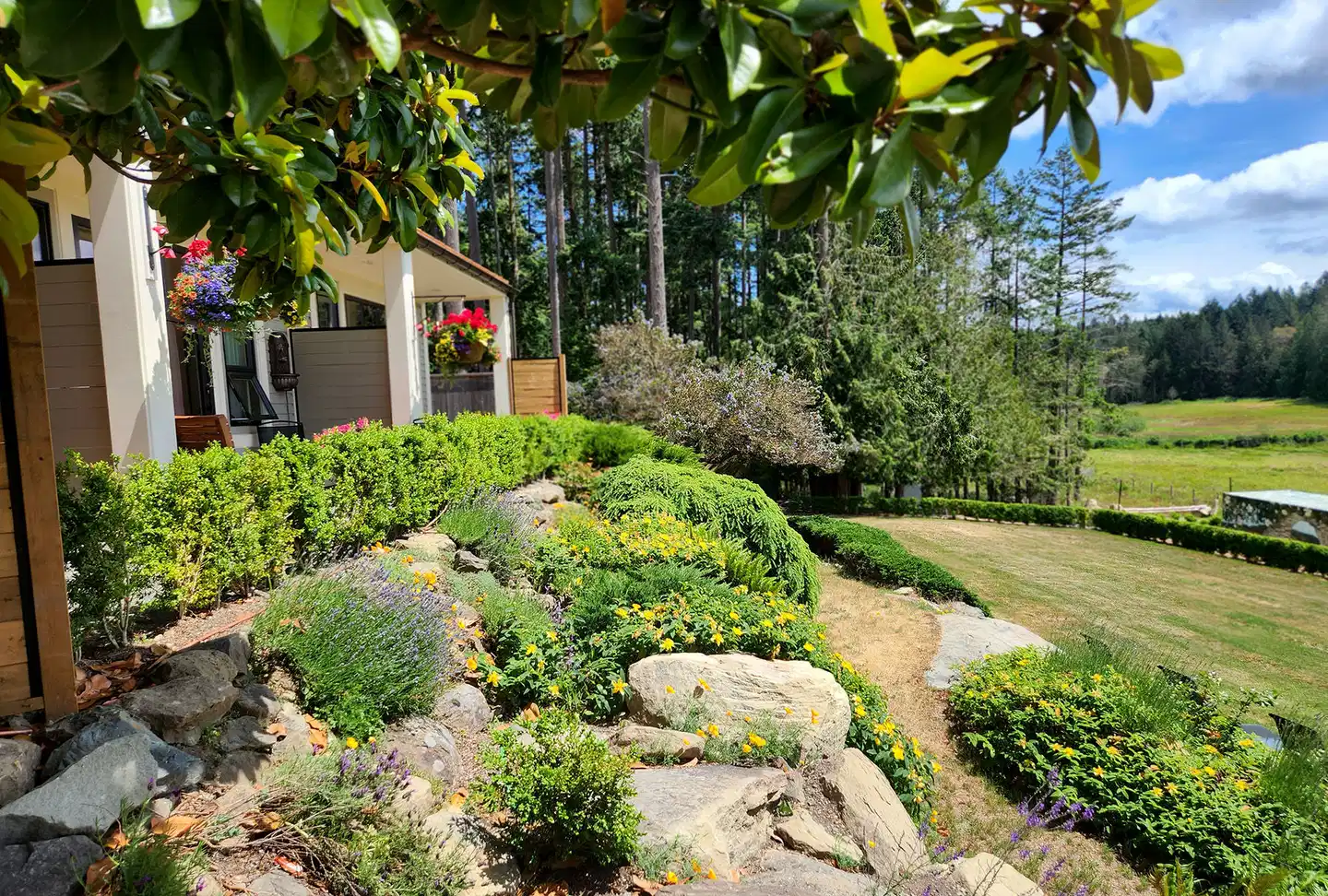 Woodstone Manor Inc. Garten