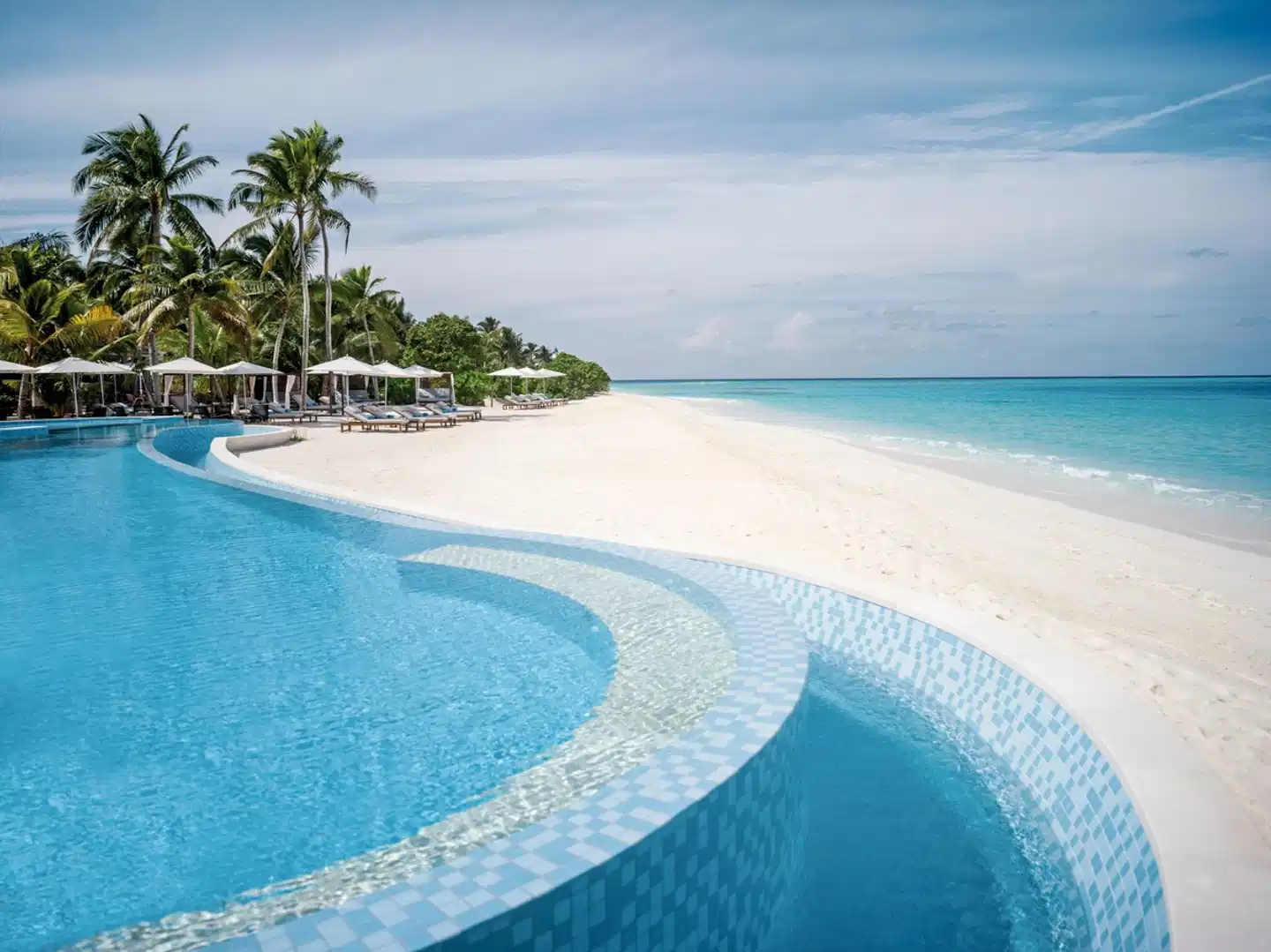 InterContinental Maldives Maamunagau Resort Pool