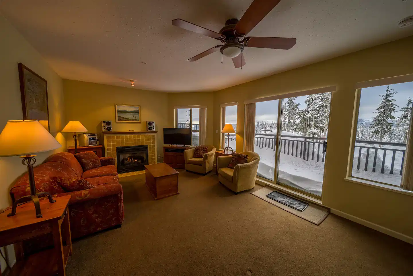 Mount Washington Alpine Resort Lobby