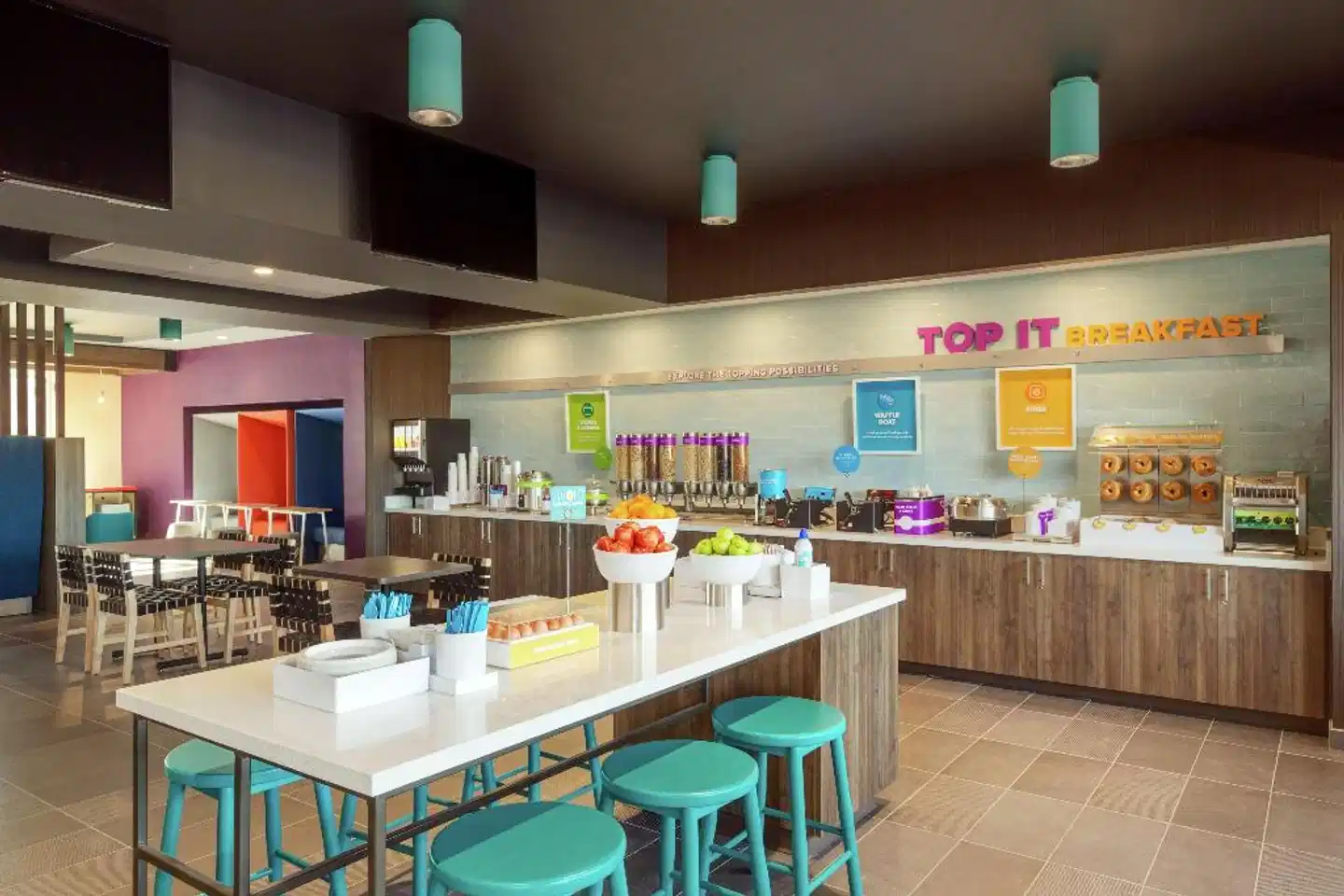 Tru by Hilton Scottsdale Salt River Bar