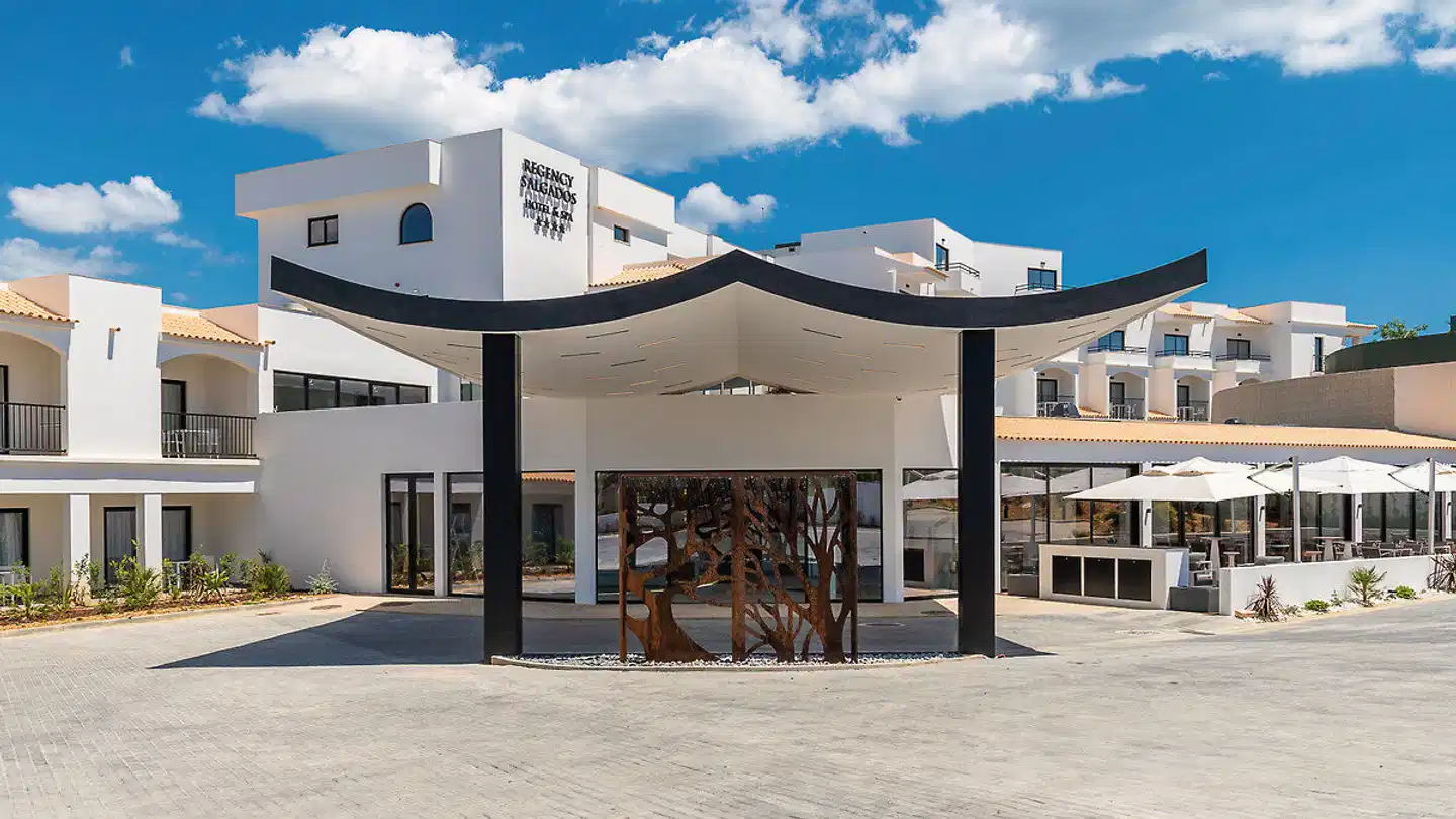 Regency Salgados Hotel & Spa Aussenansicht