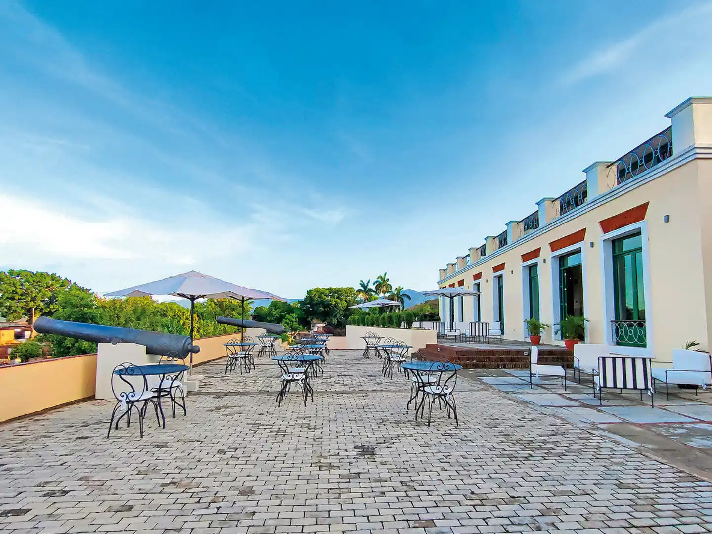 Mystique Trinidad Sport und Entertainment