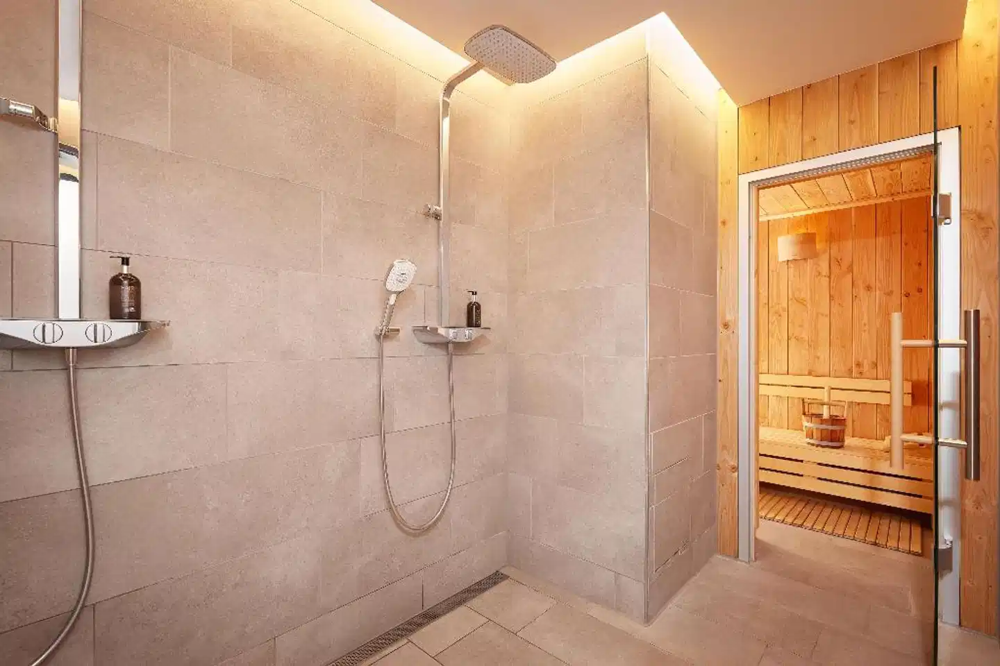 Adina Apartment Hotel Dusseldorf Badezimmer