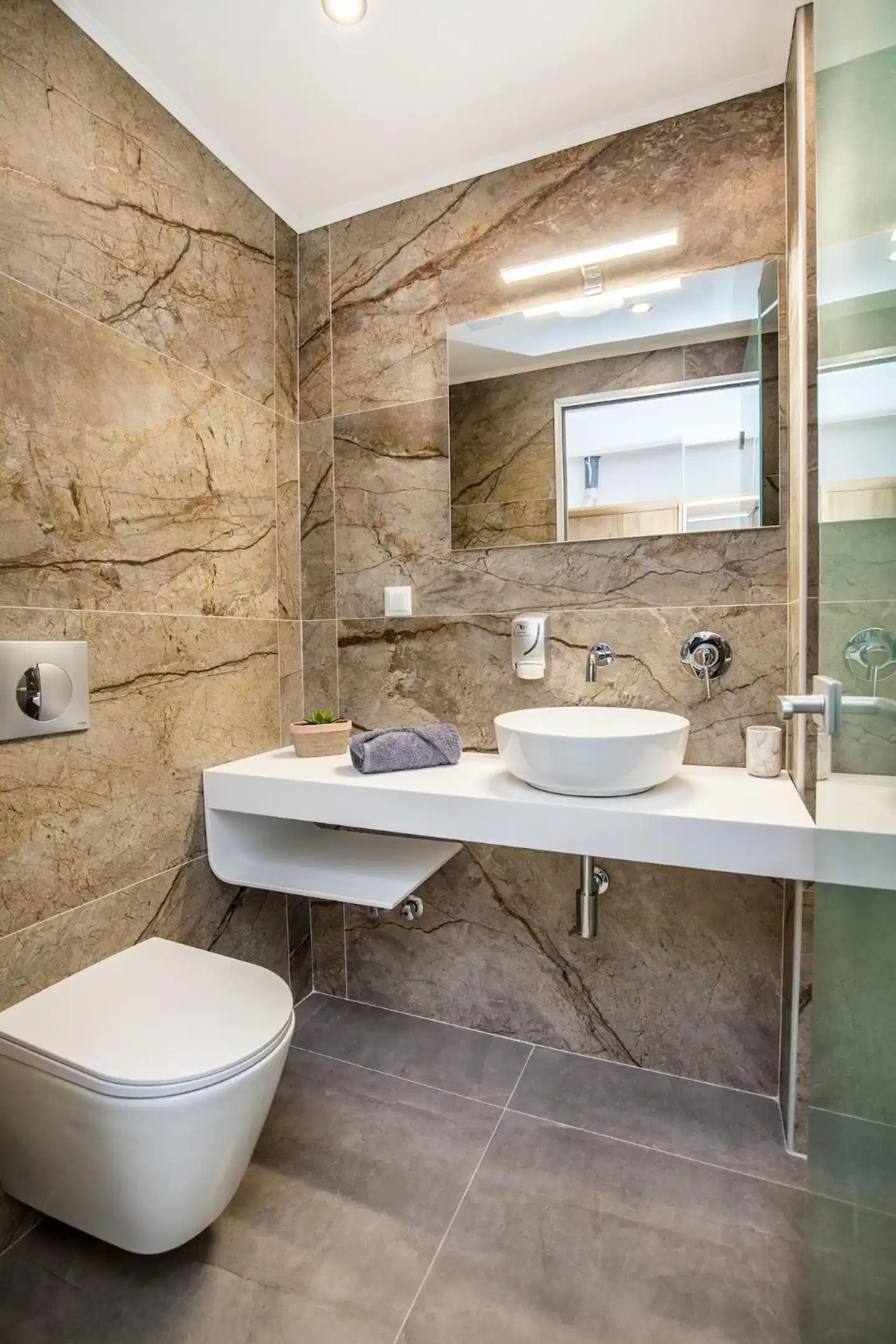 Azzurro  Deluxe Badezimmer