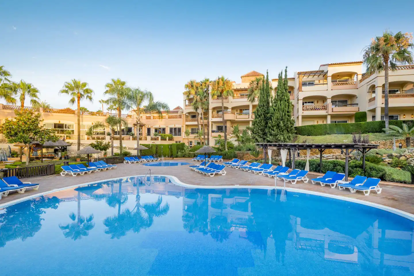 Wyndham Grand Residences Costa del Sol Pool