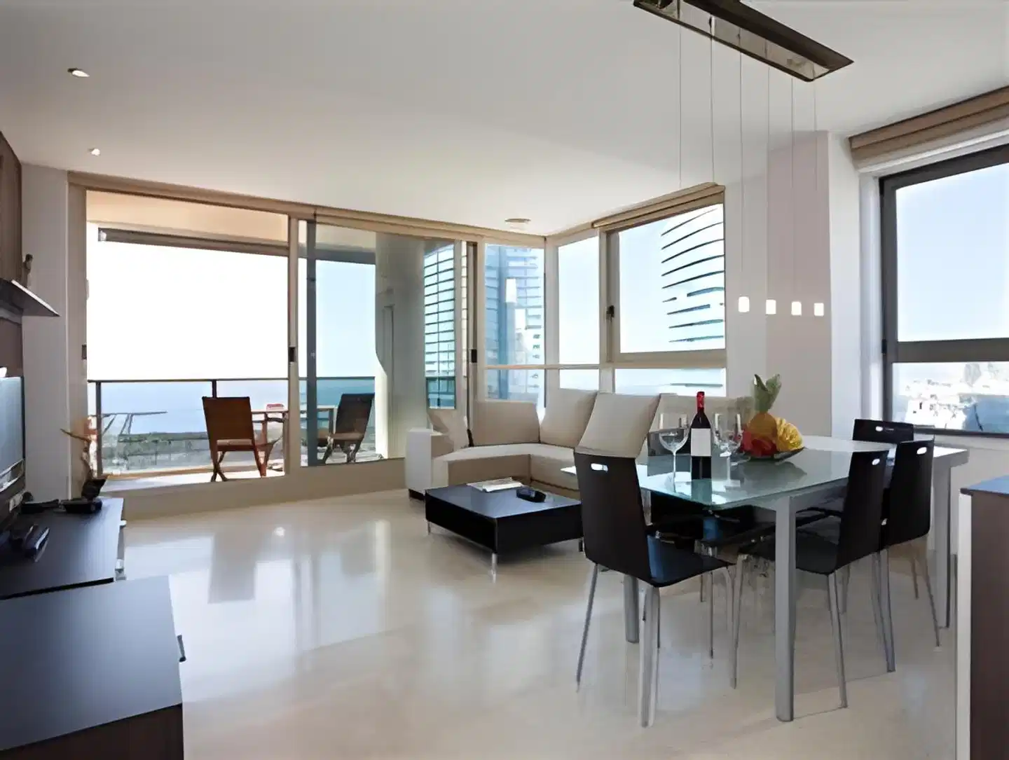 Akira Flats Diagonal Mar Apartments Lobby