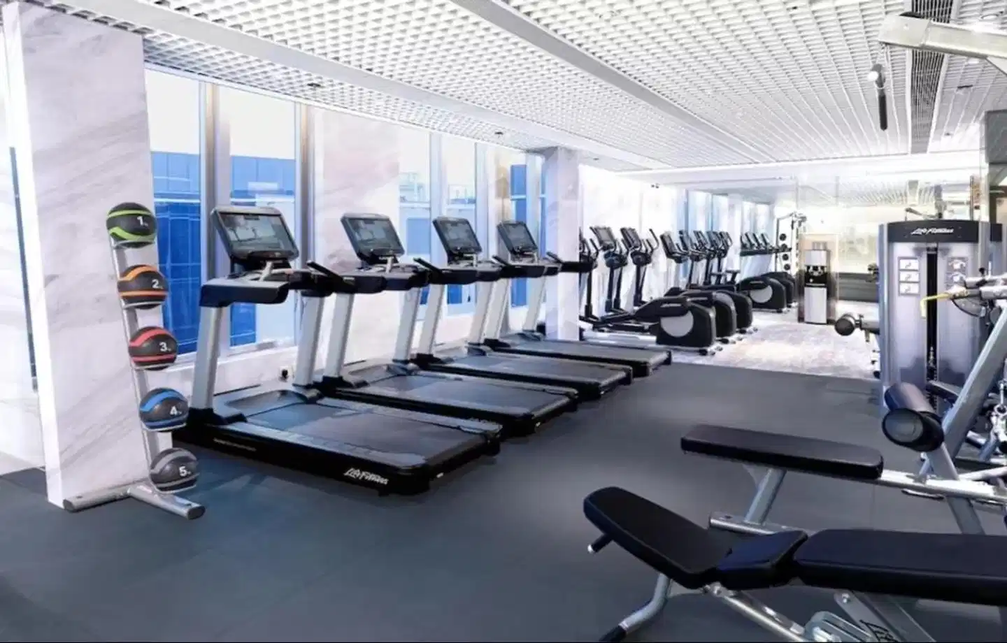 Regala Skycity Hotel Sport und Entertainment