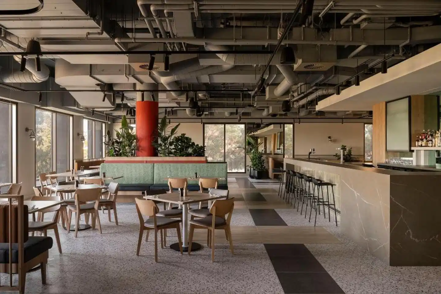 Courtyard by Marriott Perth, Murdoch Bar