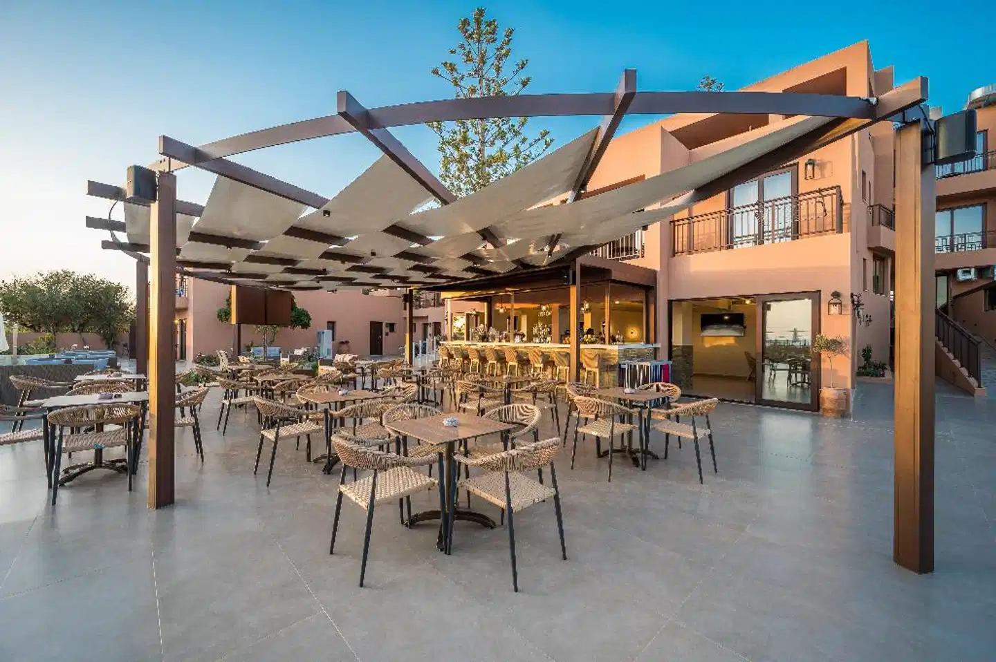 Hotel Pyriá Terrasse