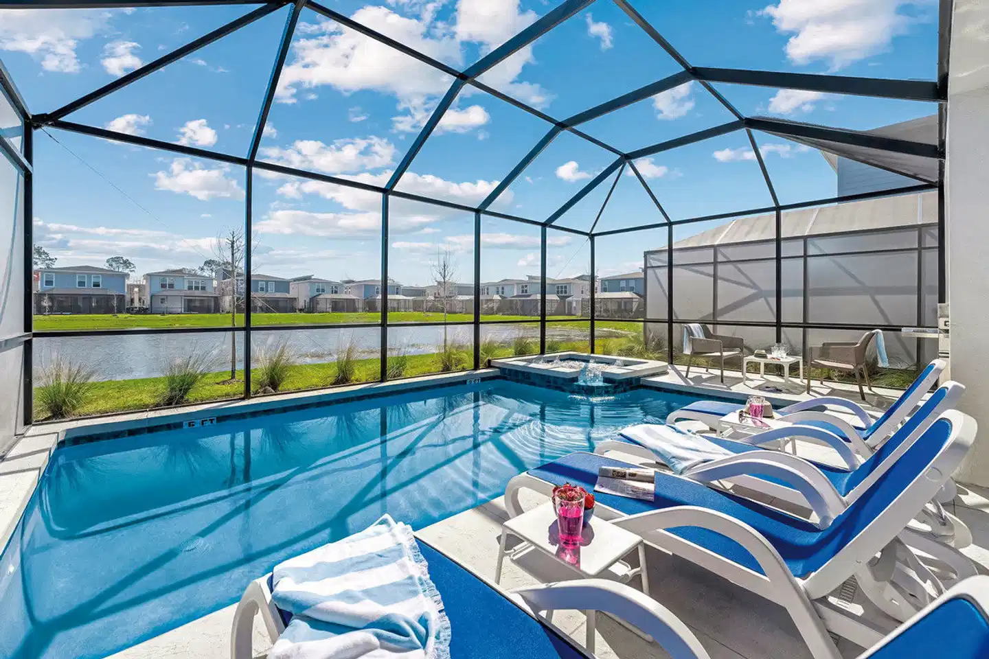 Villatel Orlando Resort Villas Hallenbad