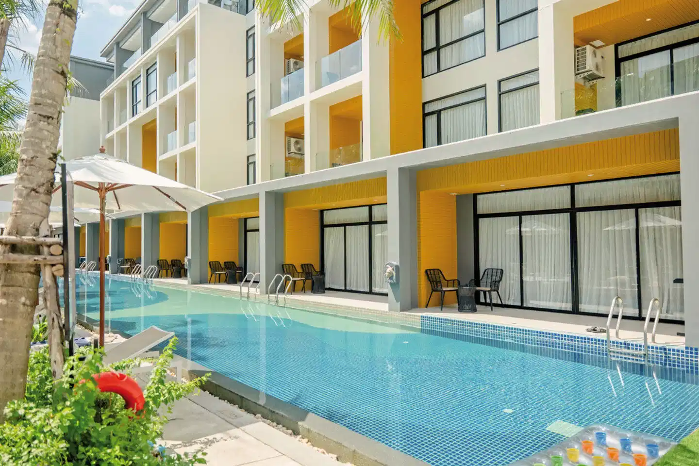 Wyndham Garden Naithon Phuket Pool