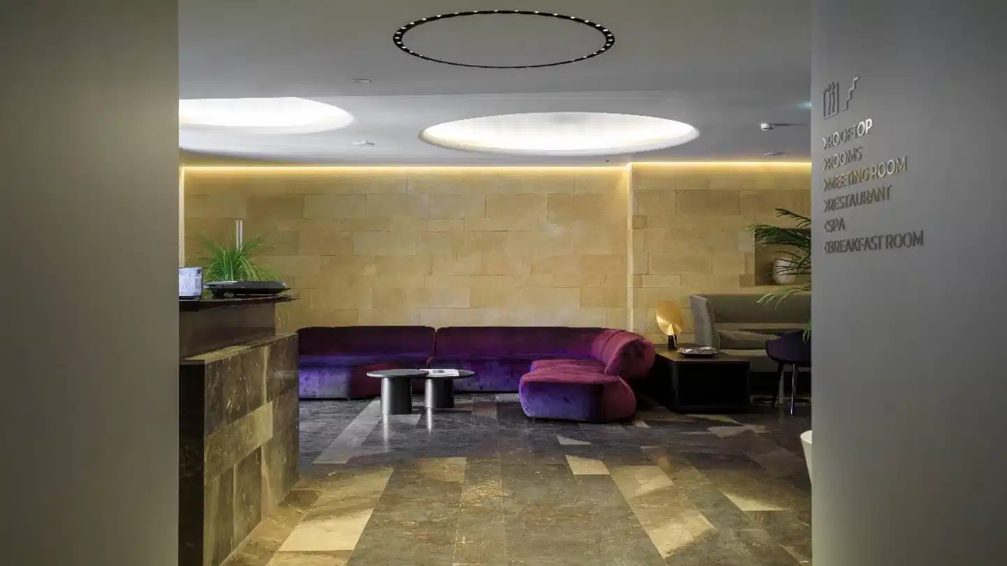 Palazzo Sangiorgio Lobby