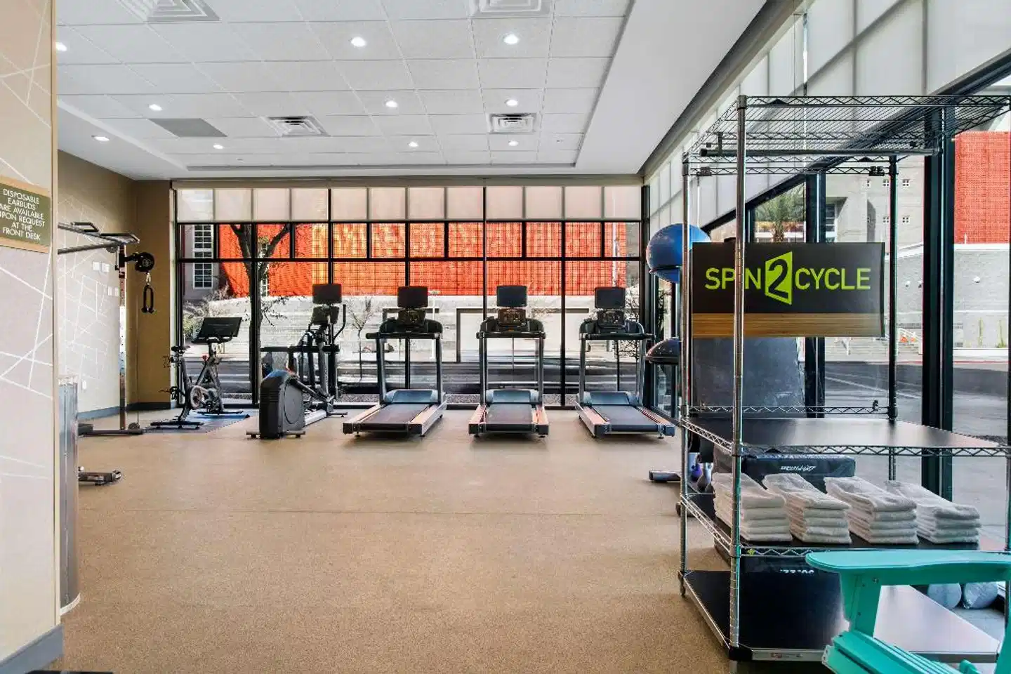 Home2 Suites By Hilton Phoenix Downtown Sport und Entertainment