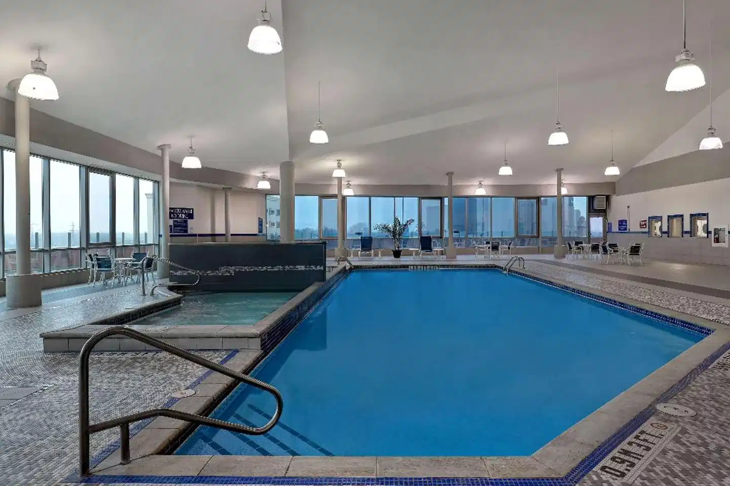 Embassy Suites by Hilton Niagara Falls Fallsview Hallenbad