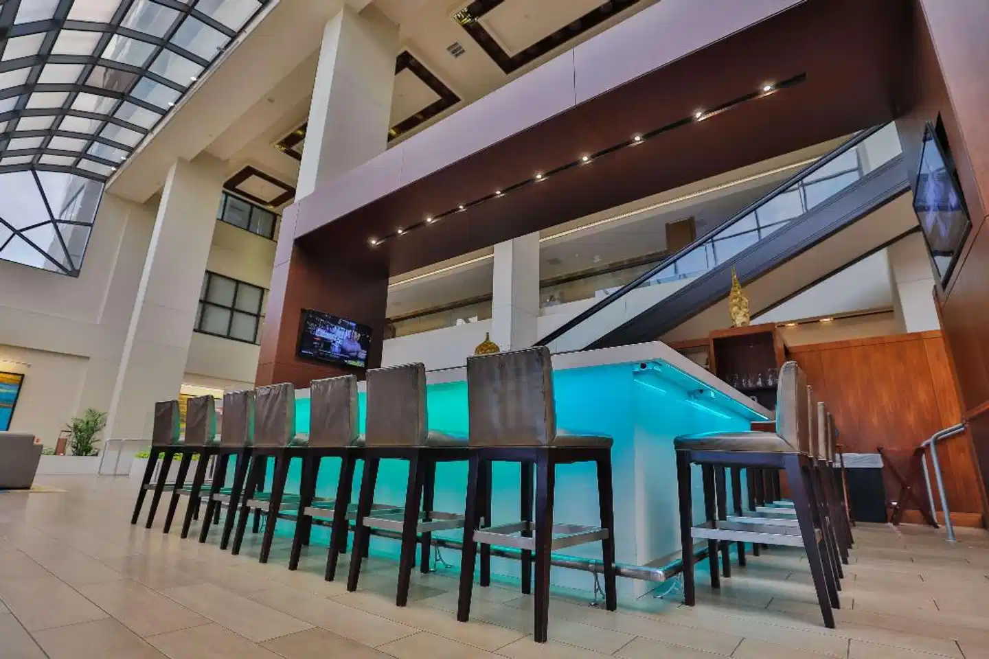 Hilton Miami Airport Blue Lagoon Bar