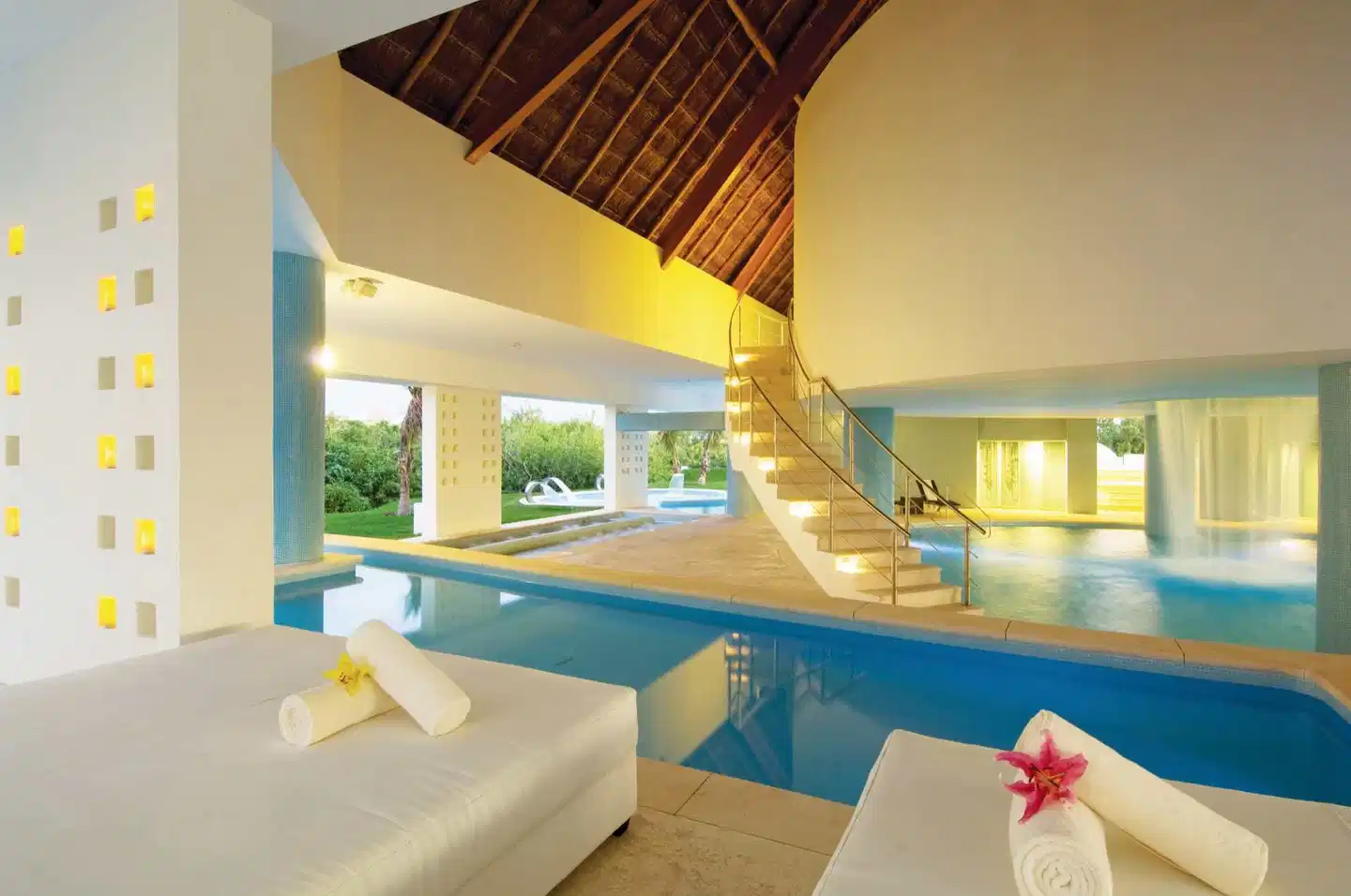 BlueBay Grand Esmeralda INDOOR_POOL