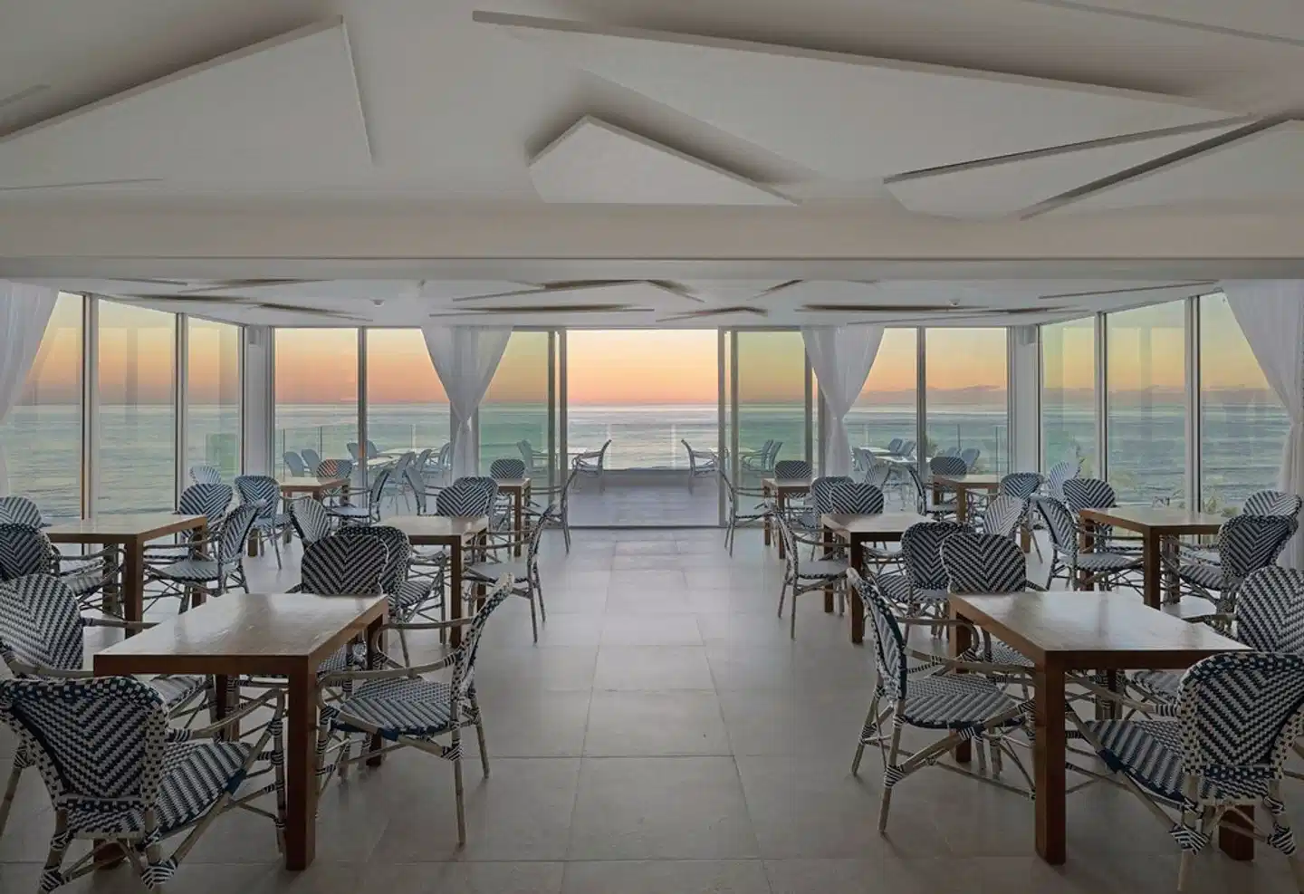 MB Hotel, Trademark Collection by Wyndham Restaurant