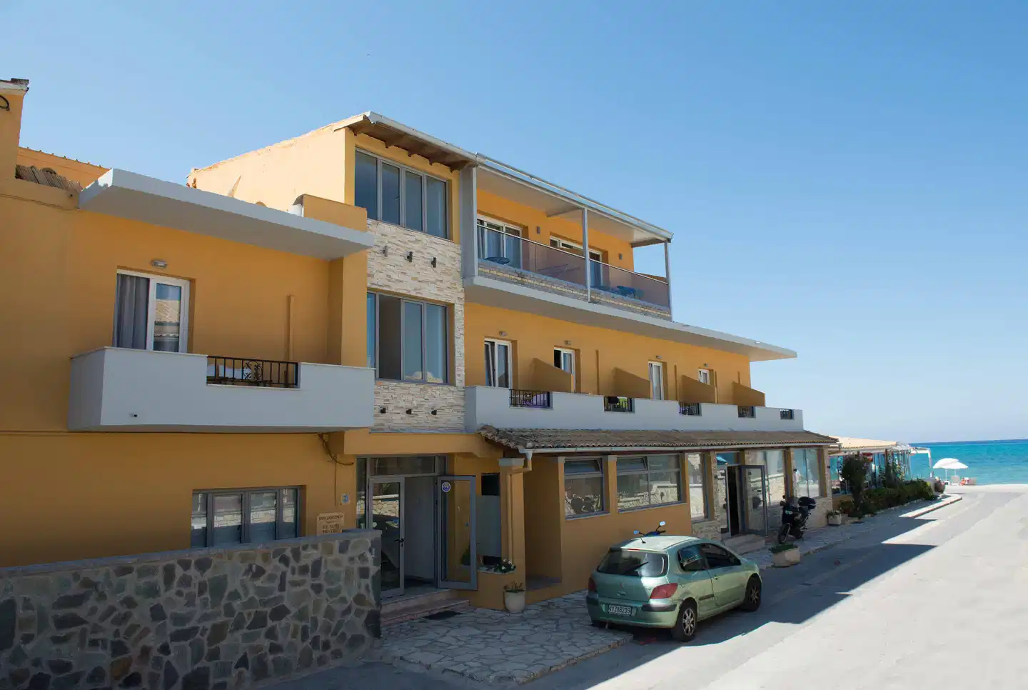 Kormoranos Hotel Aussenansicht