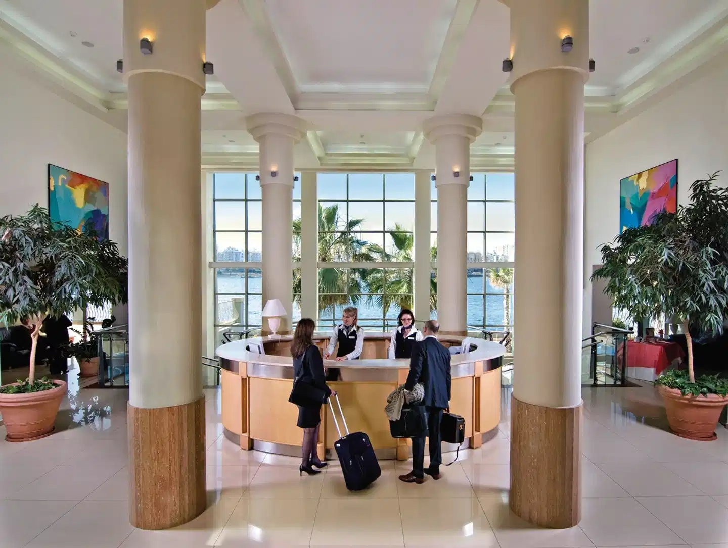 Cavalieri Art Hotel LOBBY