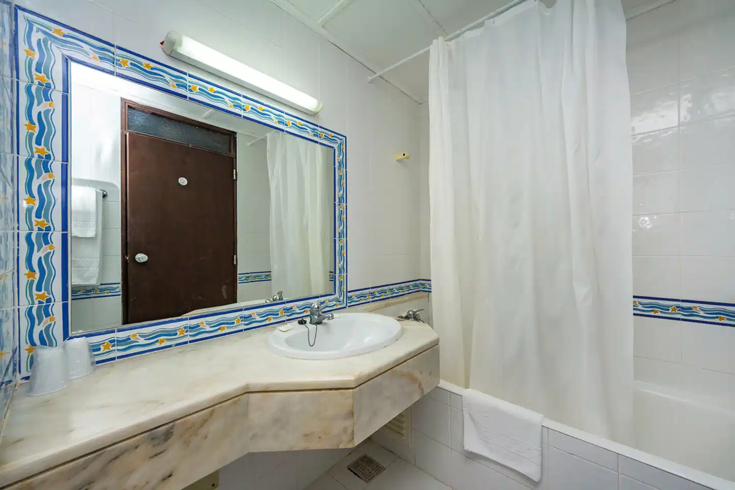 Auramar Beach Resort BATHROOM