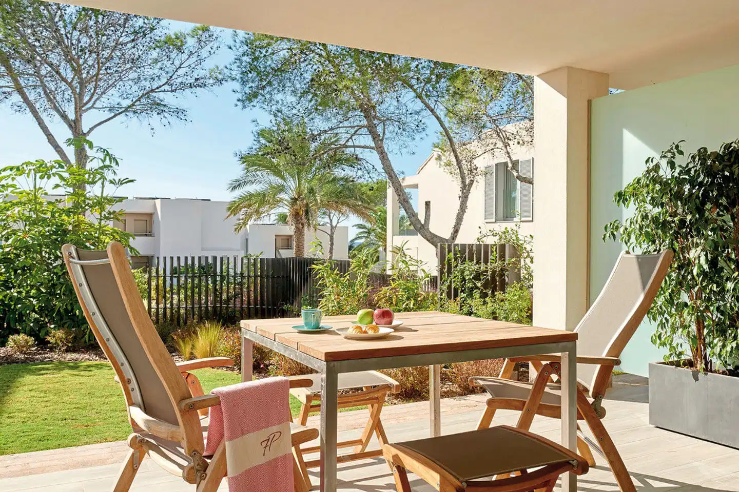 7Pines Resort Ibiza · Destination by Hyatt Terrasse