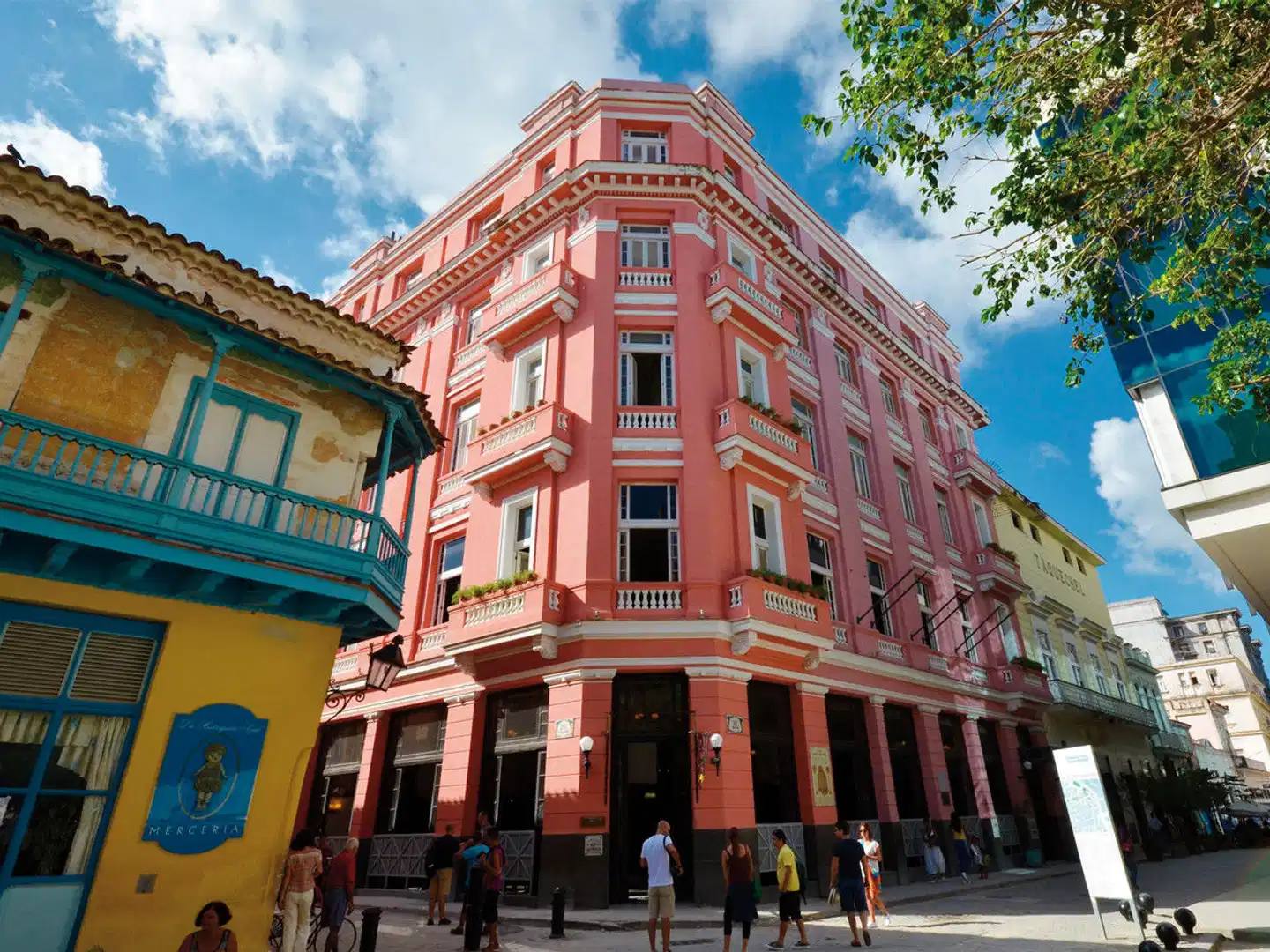 Ambos Mundos Aussenansicht