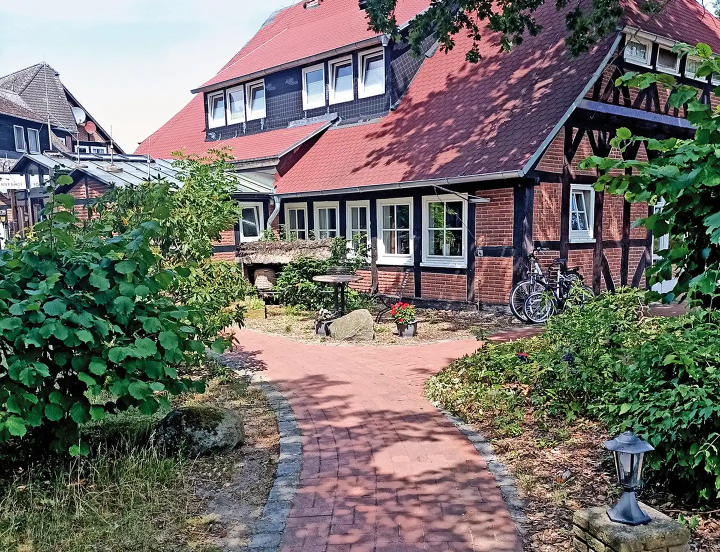 CAREA Ferien- & Reitsport-Hotel Brunnenhof Aussenansicht