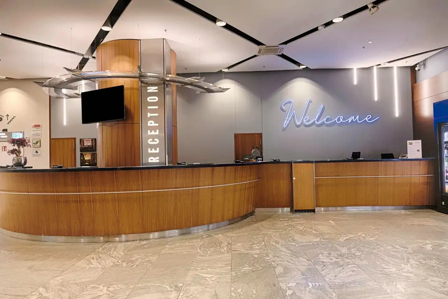 Park Inn by Radisson Berlin Alexanderplatz Lobby