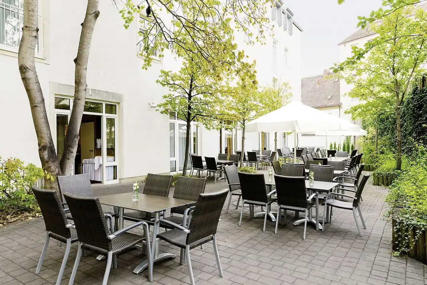 Dorint Hotel Würzburg Terrasse