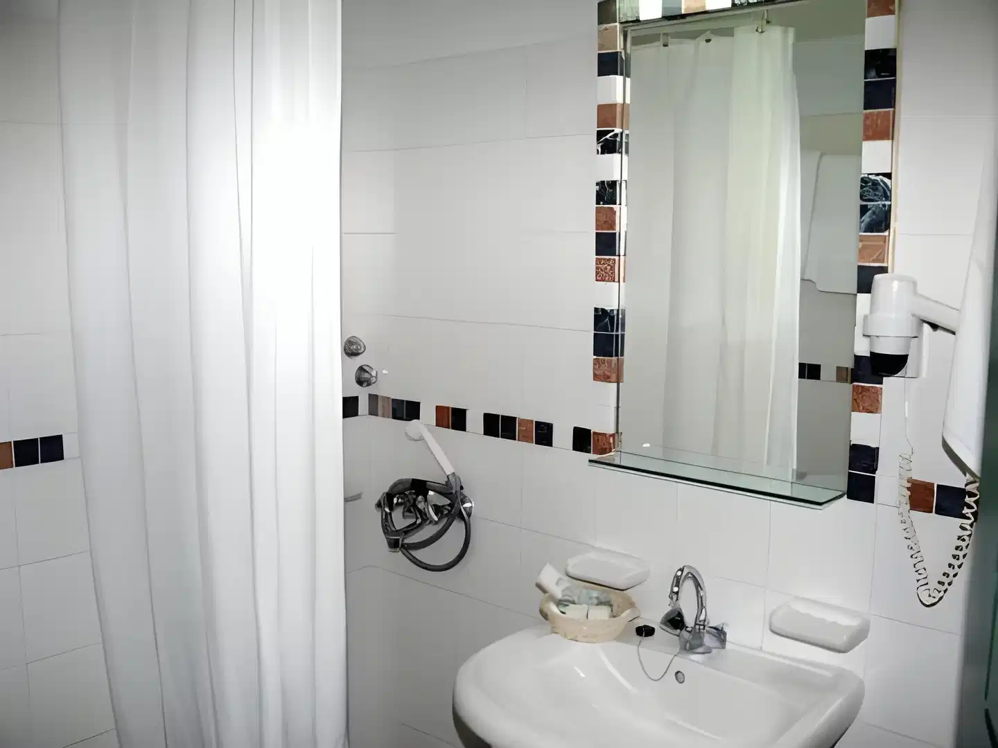 Kalidon Beach Hotel Badezimmer