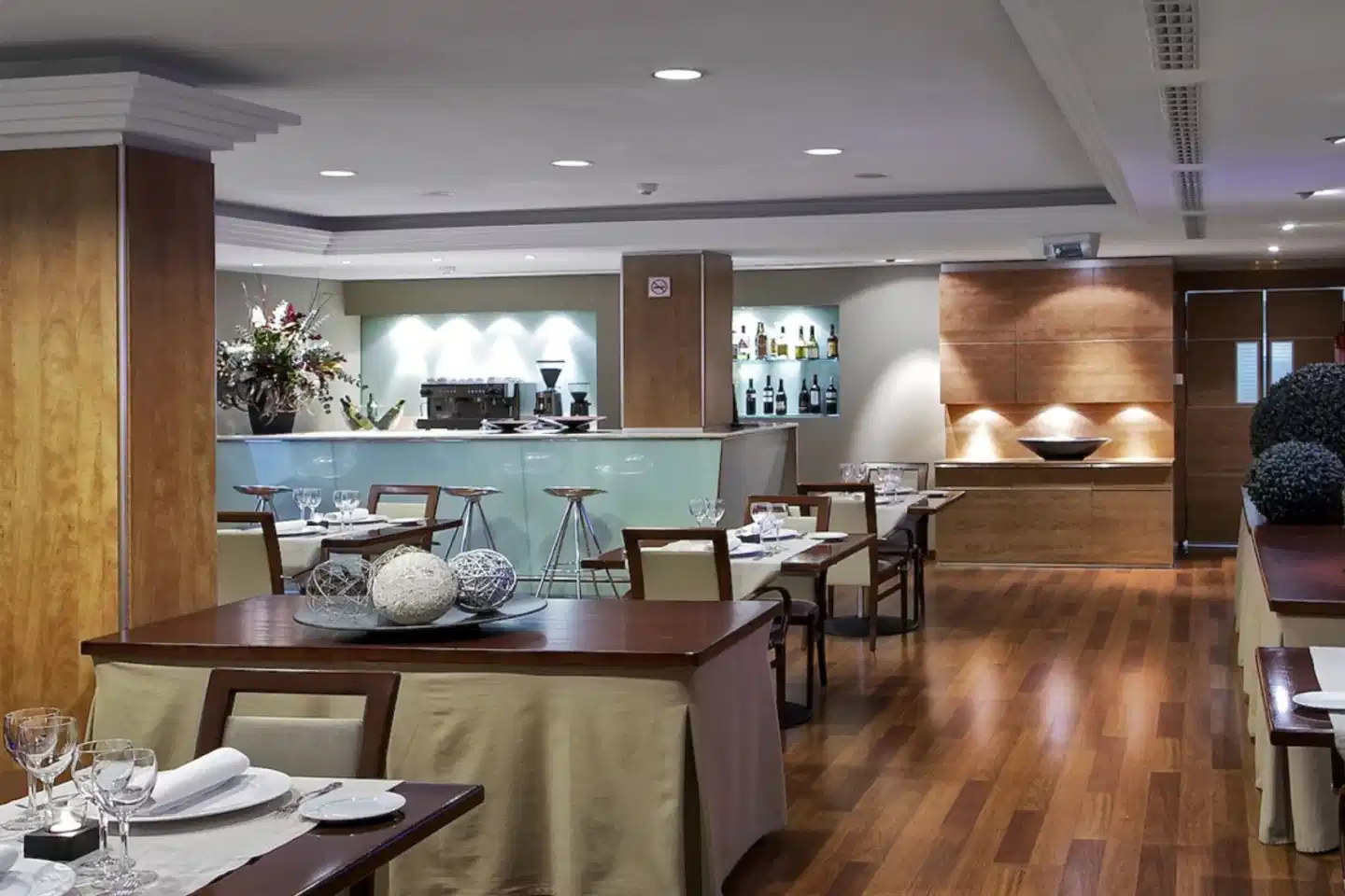 Mariano Cubi Restaurant