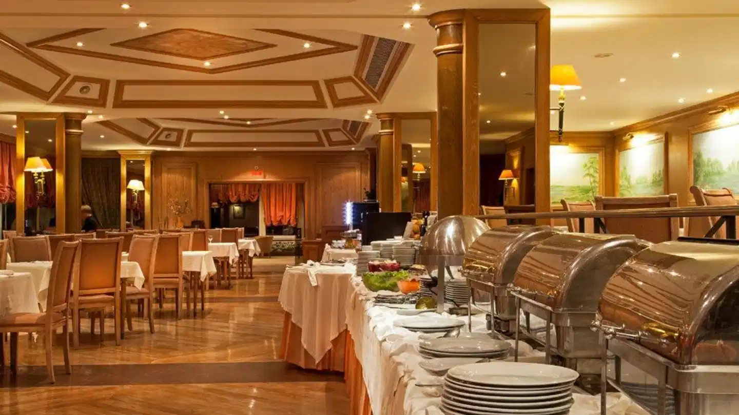 Carcavelos Beach Hotel Restaurant