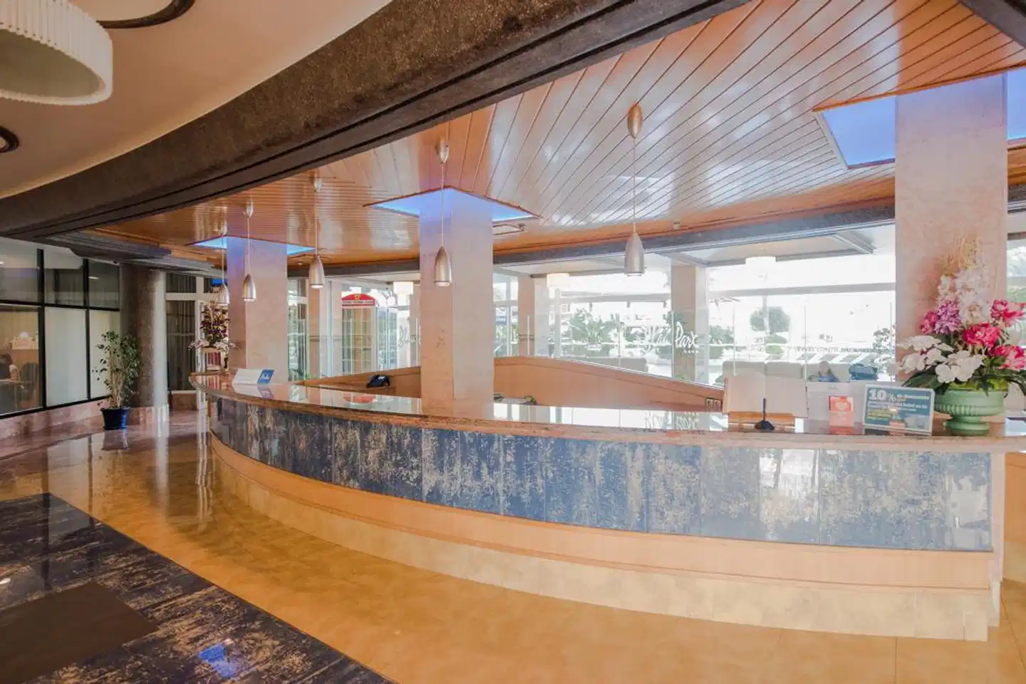 Blau Parc & Spa Lobby