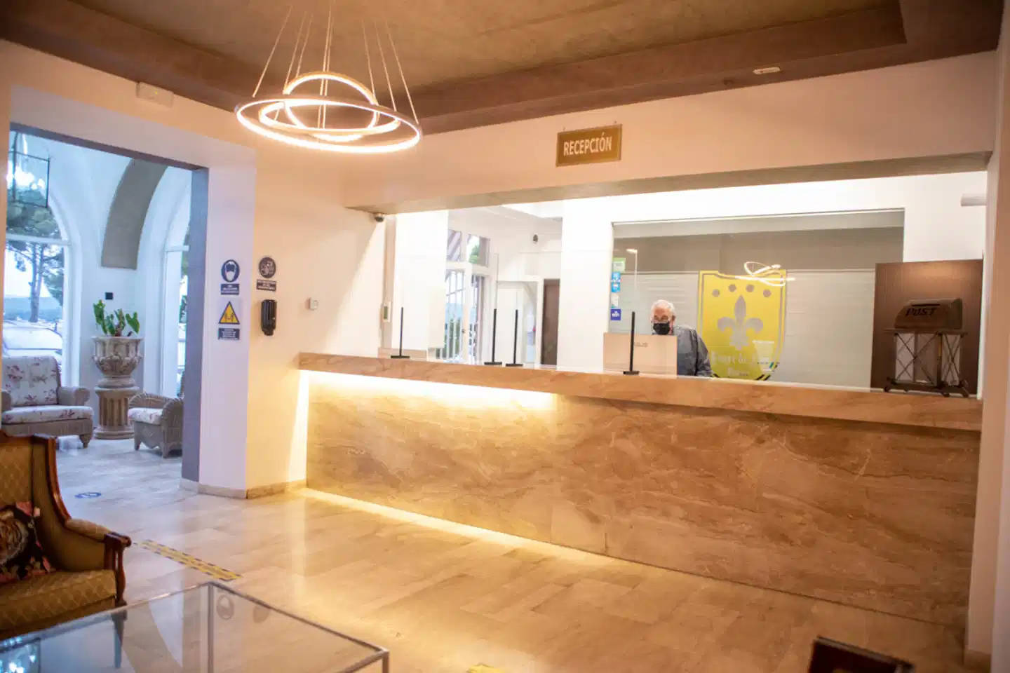 Roger de Flor Seleqtta Lobby