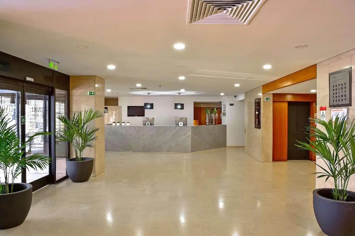 Tivoli Coimbra Lobby