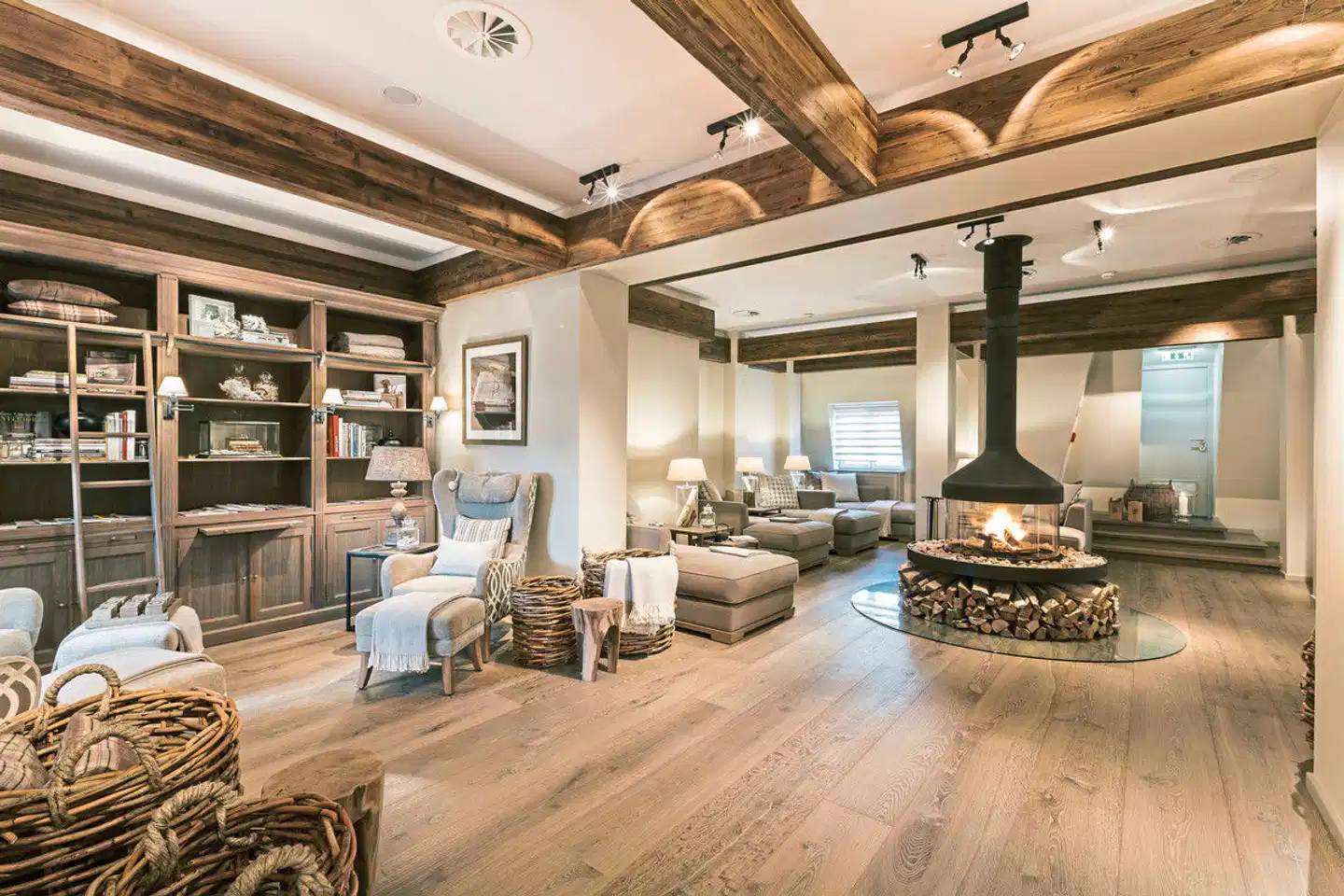 Hotel Vier Jahreszeiten Lobby