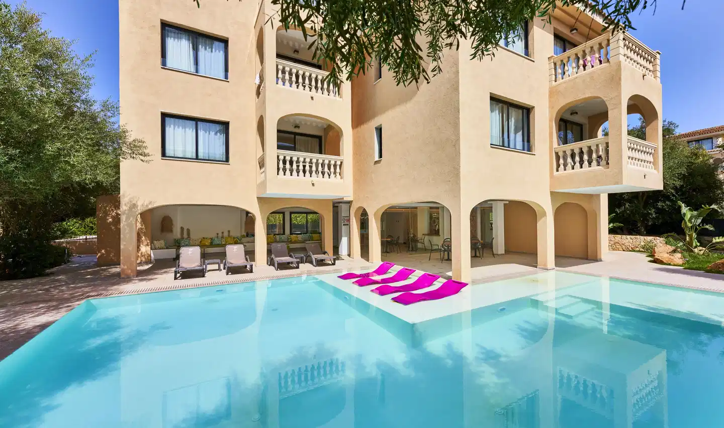 Apartamentos Sinfony Pool