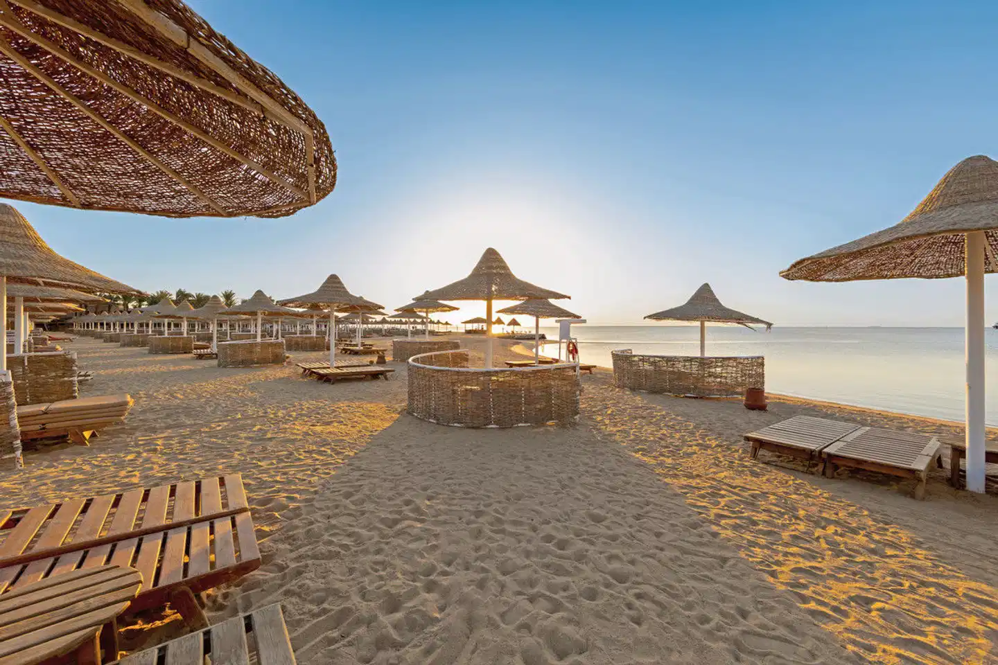 Siva Grand Beach Hotel Strand