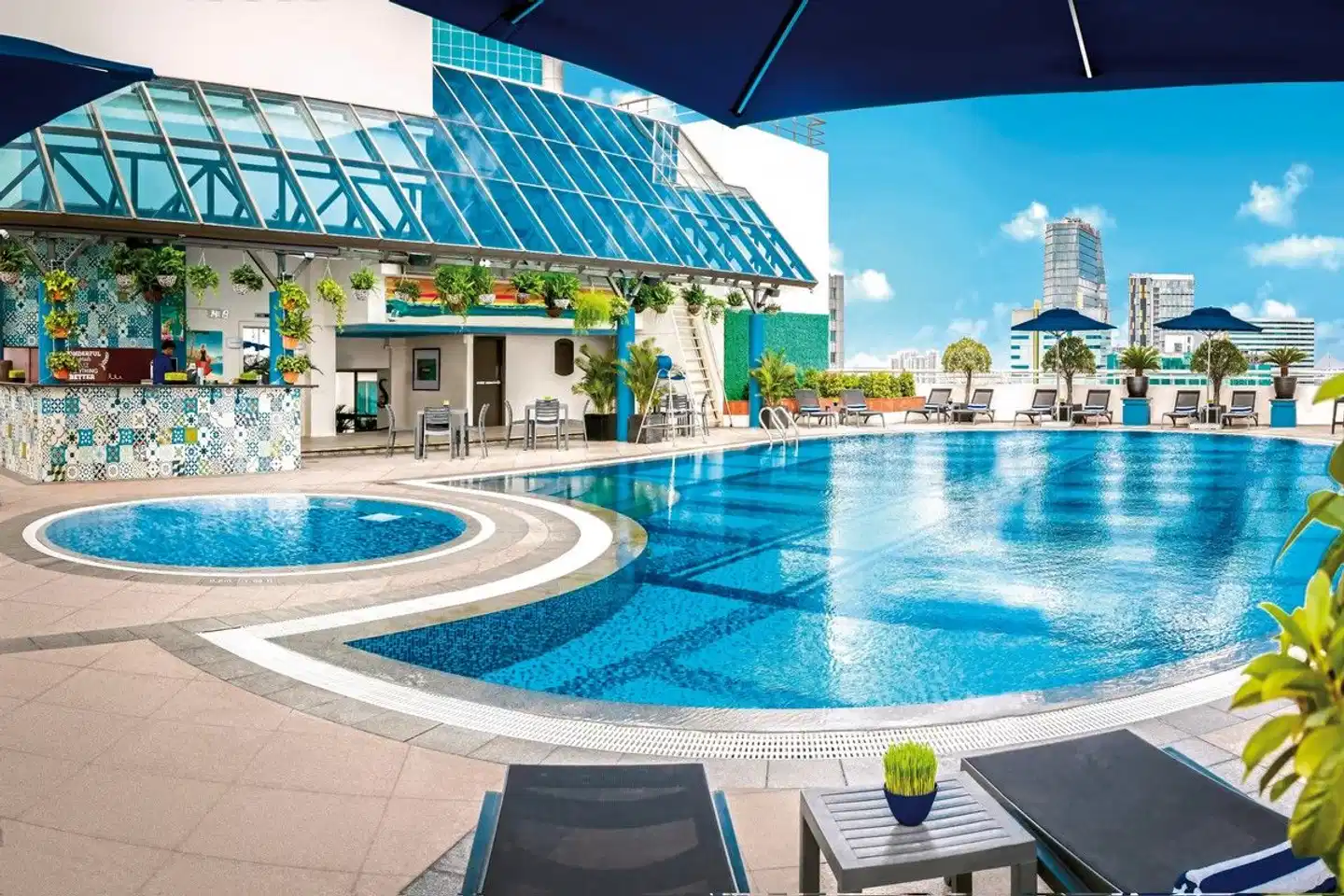 Sofitel Saigon Plaza Pool