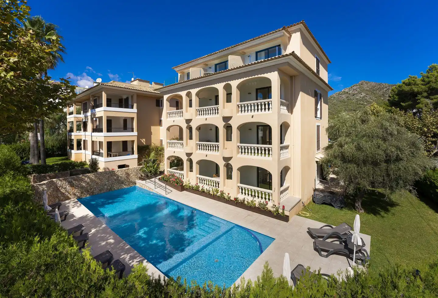 Apartamentos Sinfony Pool