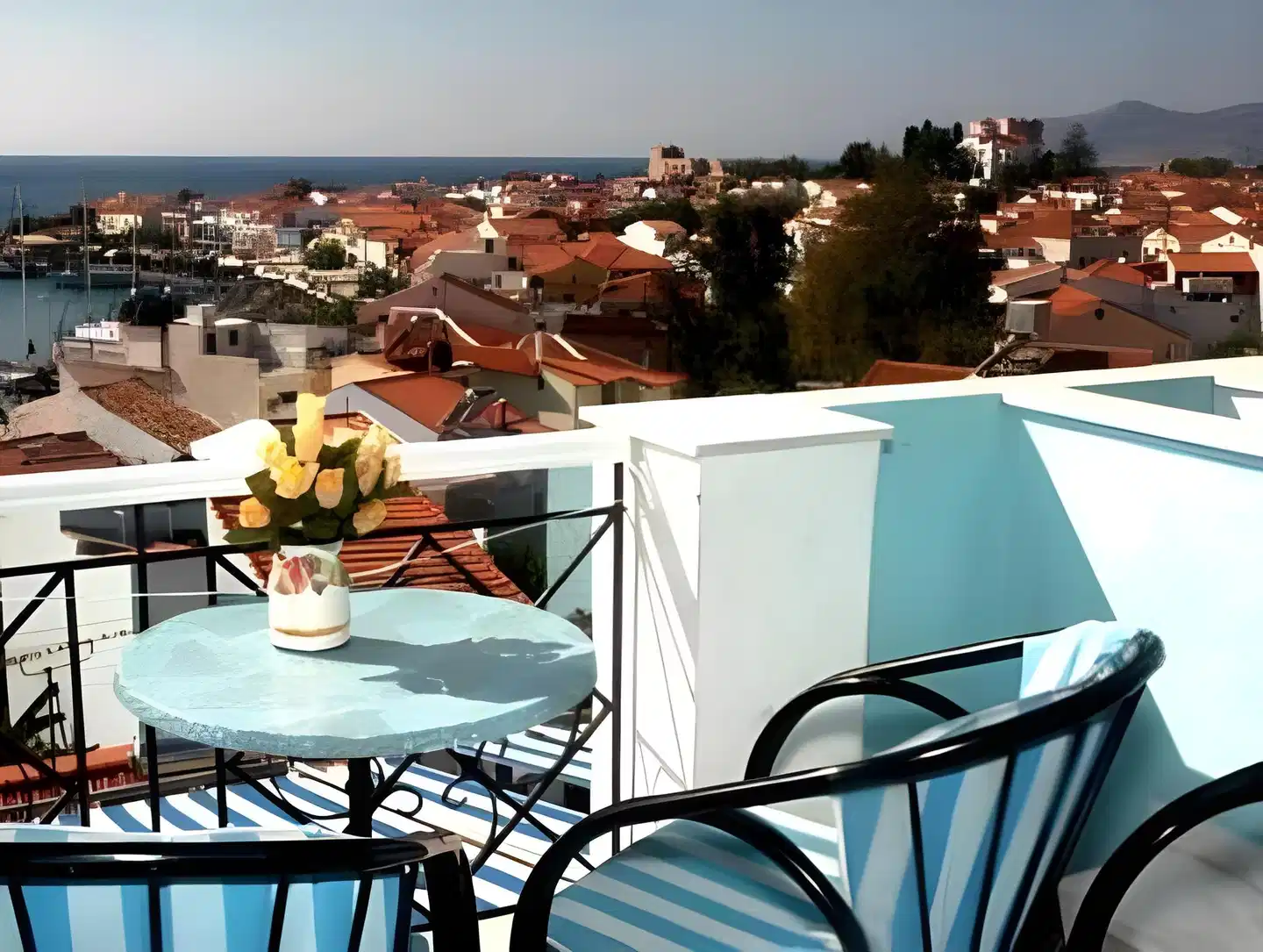 Zorbas Hotel & Studios Terrasse