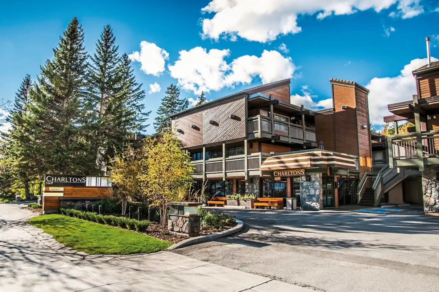 Charltons Banff Aussenansicht