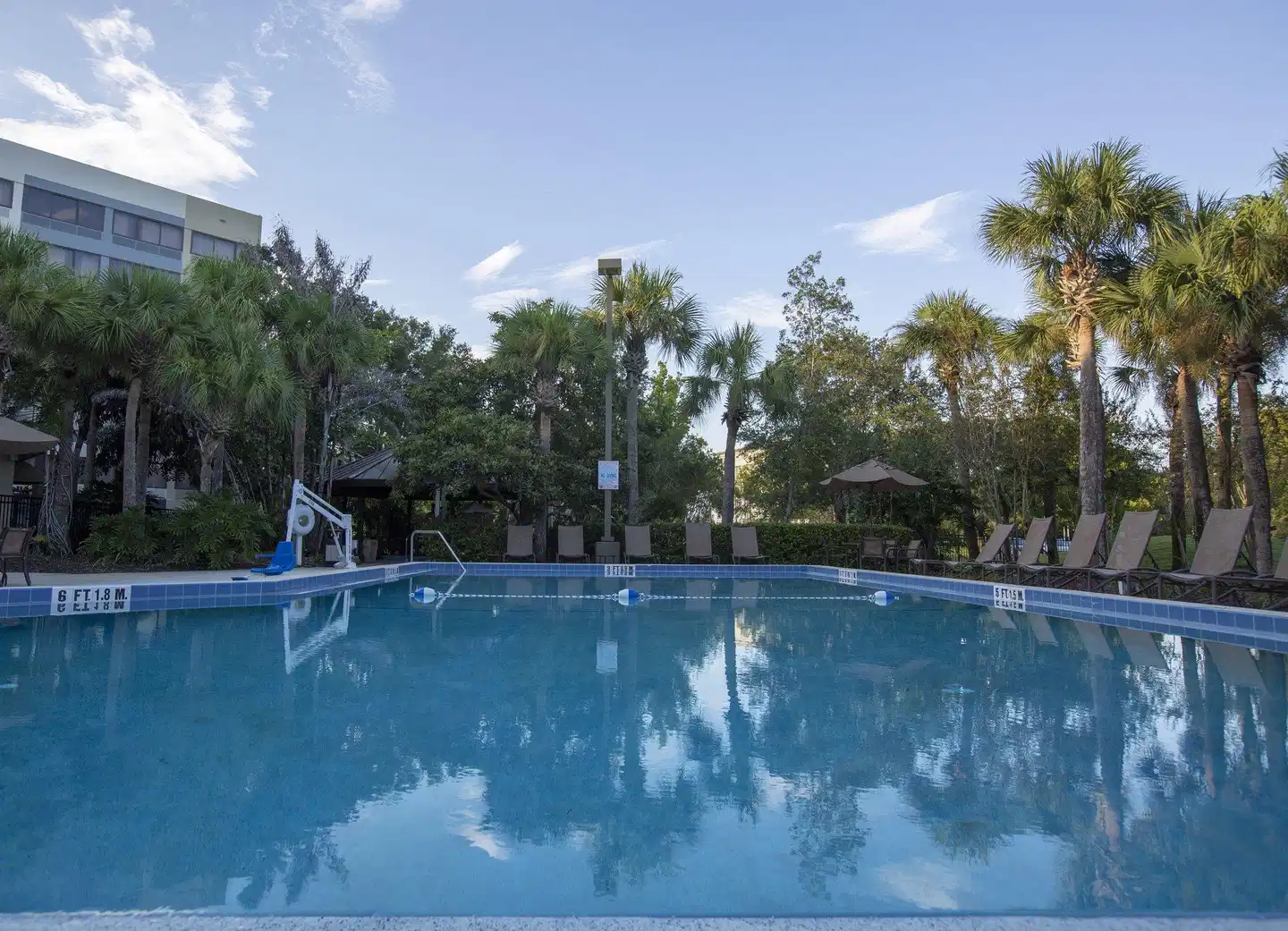Holiday Inn Orlando-International Airport Pool