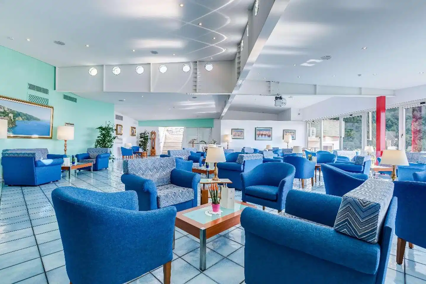 Best Western La Solara Lobby