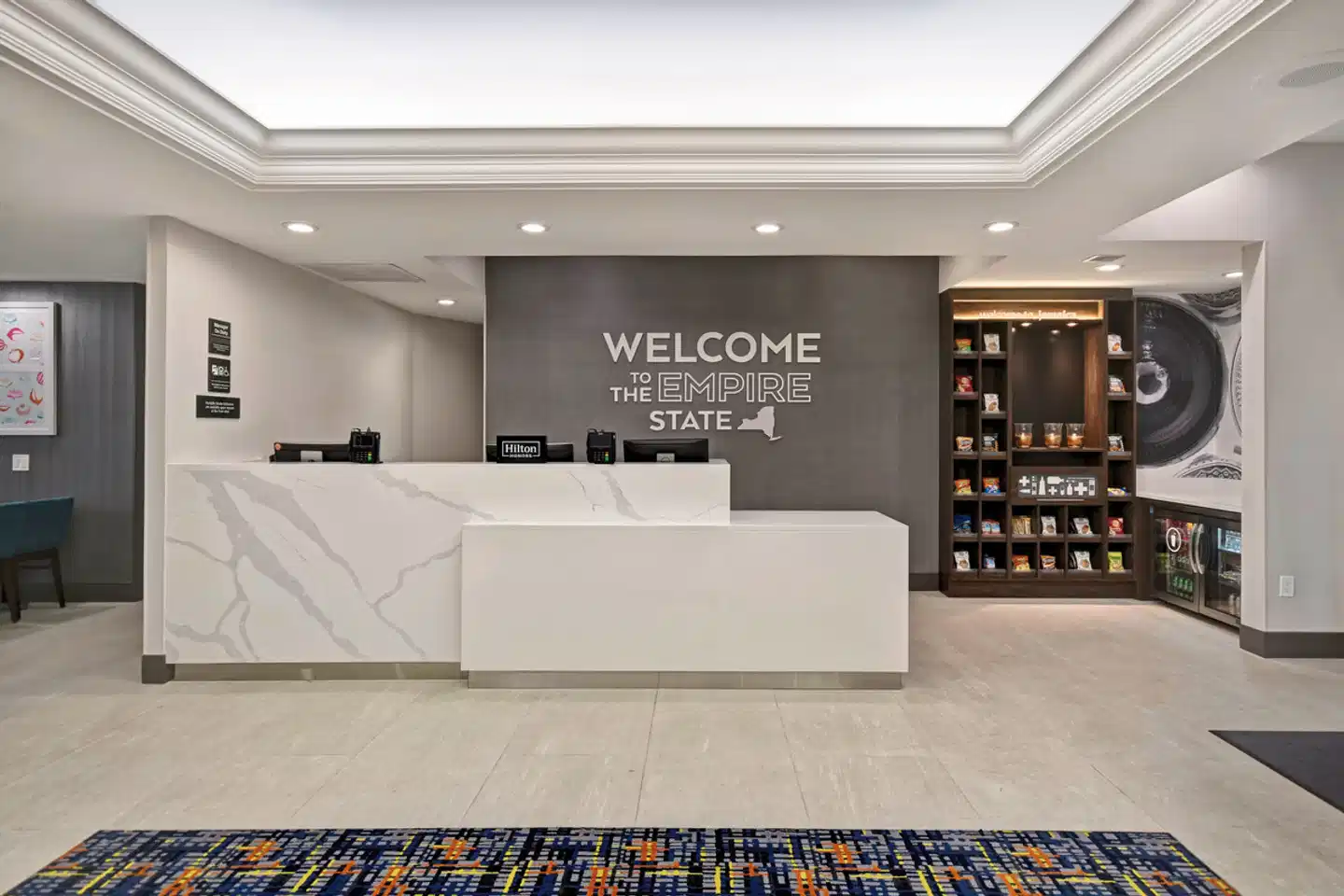 Hampton Inn JFK Lobby