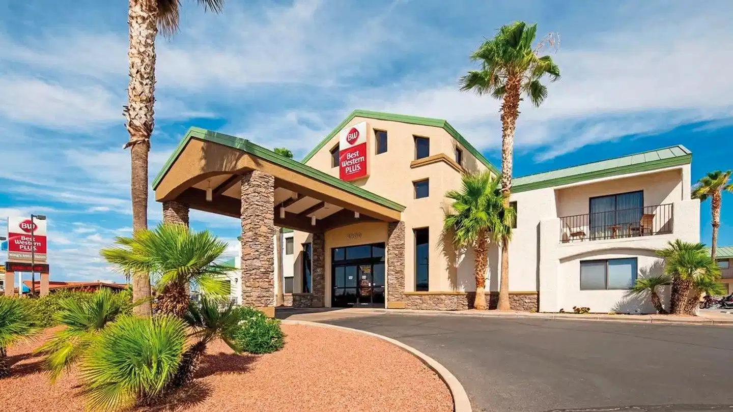 Best Western Plus King's Inn & Suites Aussenansicht