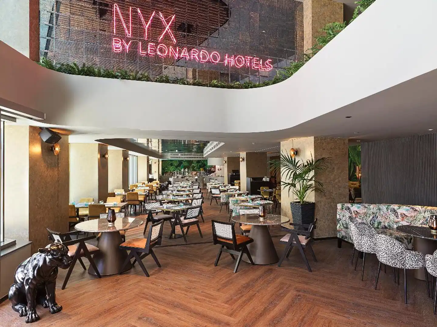 NYX Hotel Limassol by Leonardo Hotels Restaurant